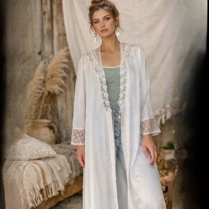 Vintage Division of Mod Lebanon White Silky Lace Cardigan Duster Robe Housecoat
